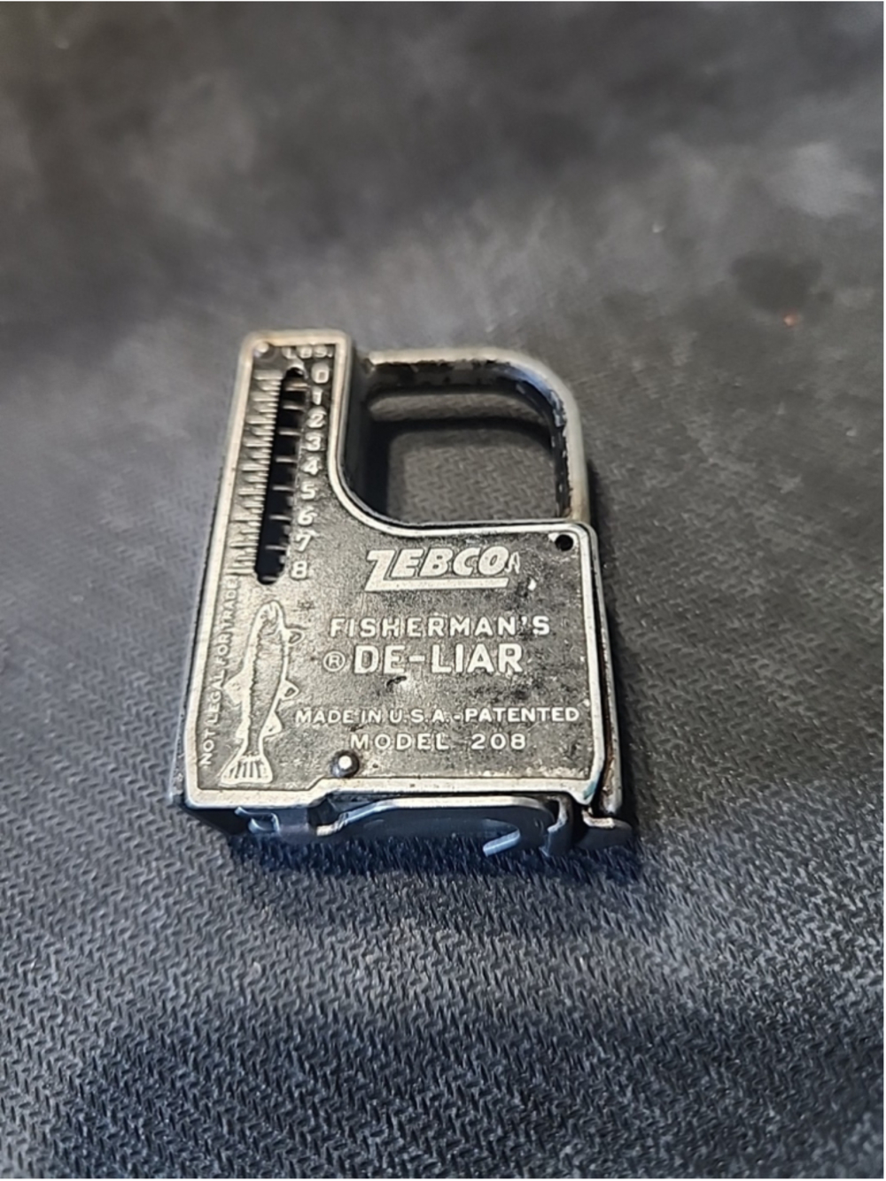 Vintage Zebco Fisherman's De-Liar Scale Tape Measure Model 208